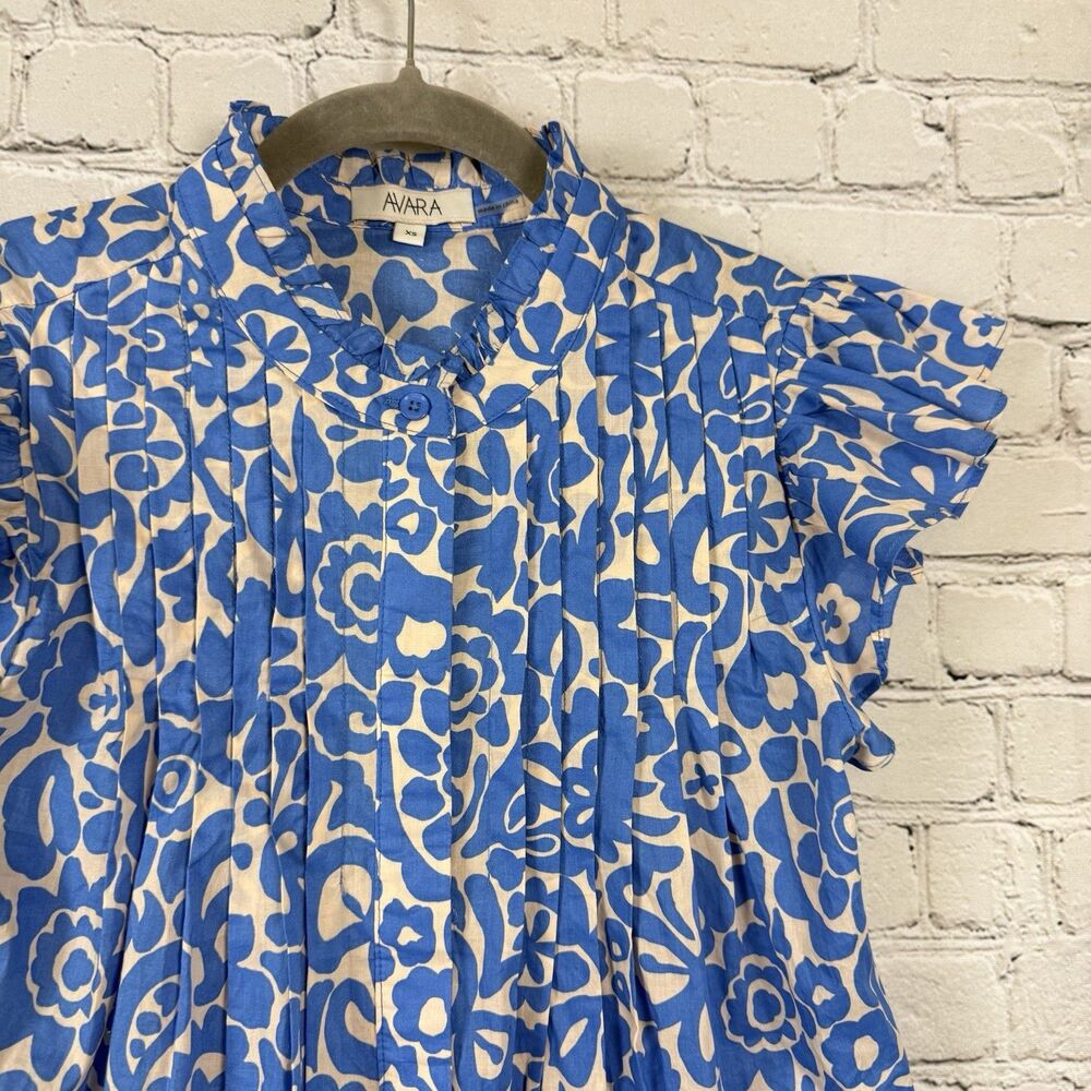 Avara Flutter Sleeve Pleated Blouse Women Size XS Blue White Cotton Button Front - Picture 2 of 12